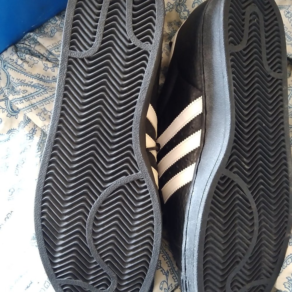 Men's Adidas sneakers